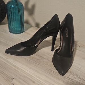 Kenneth Cole Reaction Glossy Black Heels